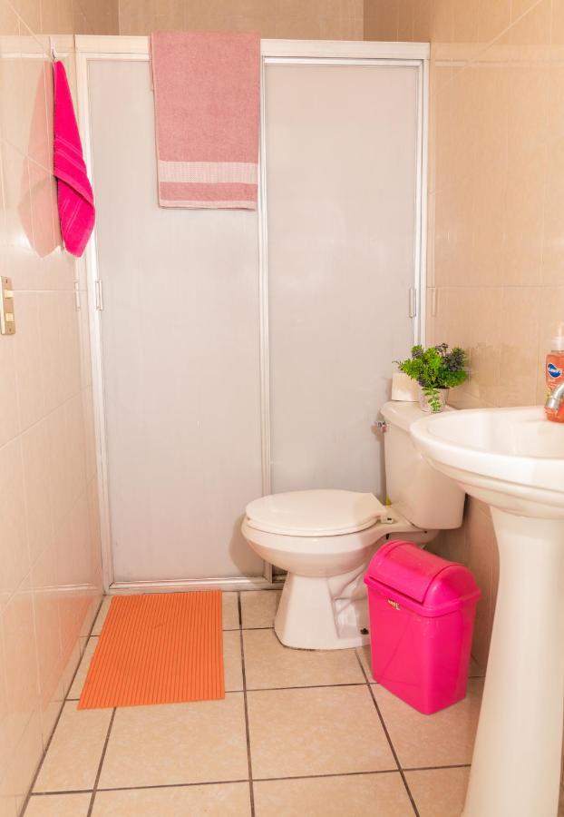 Hostal Casa Colores Adults Only Guadalajara Luaran gambar